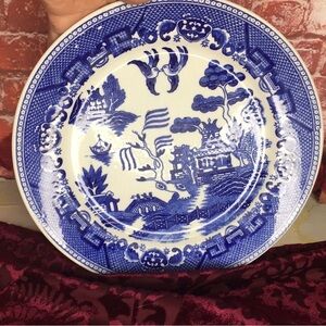 Vintage 40s Blue Willow Collectible 9” Ceramic Plate